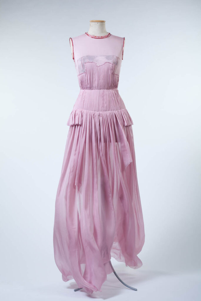 2012-marius-janusauskas-dress-07